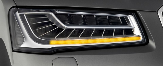 Audi A8 2014 - semnalizari LED