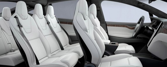 Tesla Model X - probleme airbag