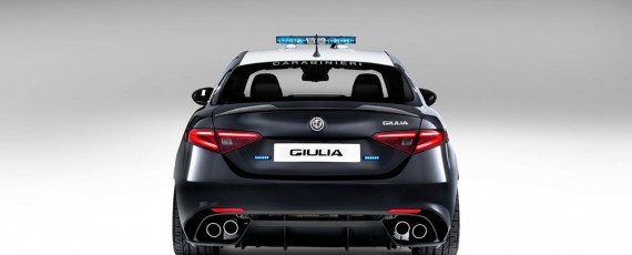 Alfa Romeo Giulia Quadrifoglio - Carabinieri (03)