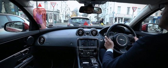 Land Rover - Jaguar - 360 Virtual Urban Windscreen (03)