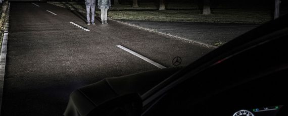 Mercedes-Benz HD DIGITAL LIGHT (03)