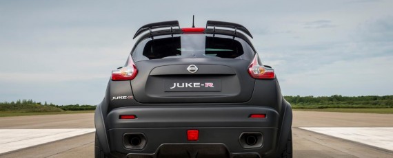 Nissan Juke-R 2.0 (05)