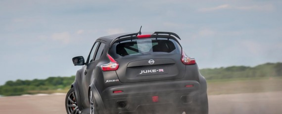 Nissan Juke-R 2.0 (07)
