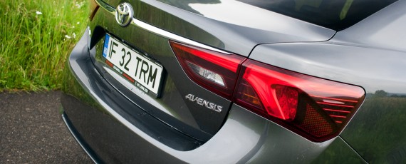 Test Toyota Avensis 2.0 D-4D Luxury (11)