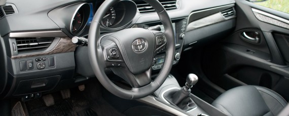 Test Toyota Avensis 2.0 D-4D Luxury (16)