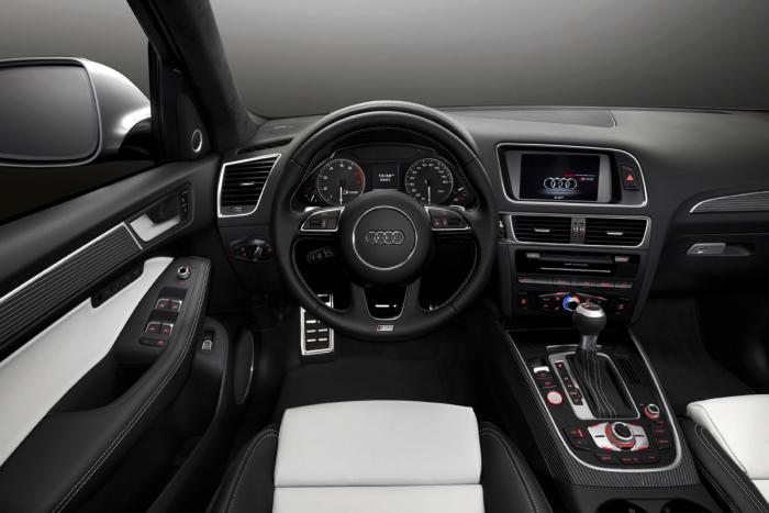 Audi SQ5 TFSI - interior