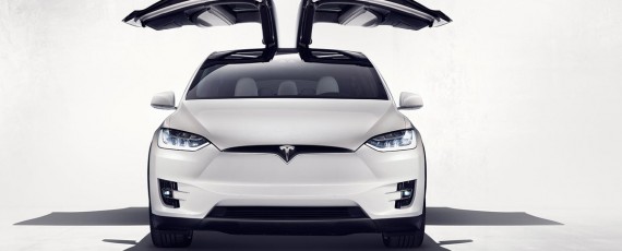 Tesla Model X  - accident Autopilot