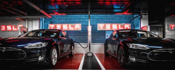 Tesla 2.000 Superchargers
