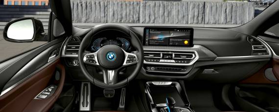 BMW iX3 facelift (05)