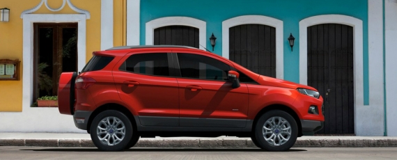 Ford EcoSport - lateral