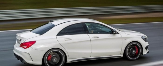 Mercedes-Benz CLA 45 AMG - lateral spate
