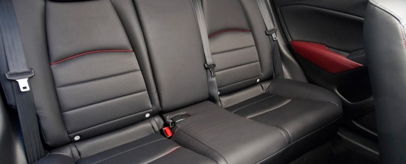 Noua Mazda CX-3 2015 - interior (05)